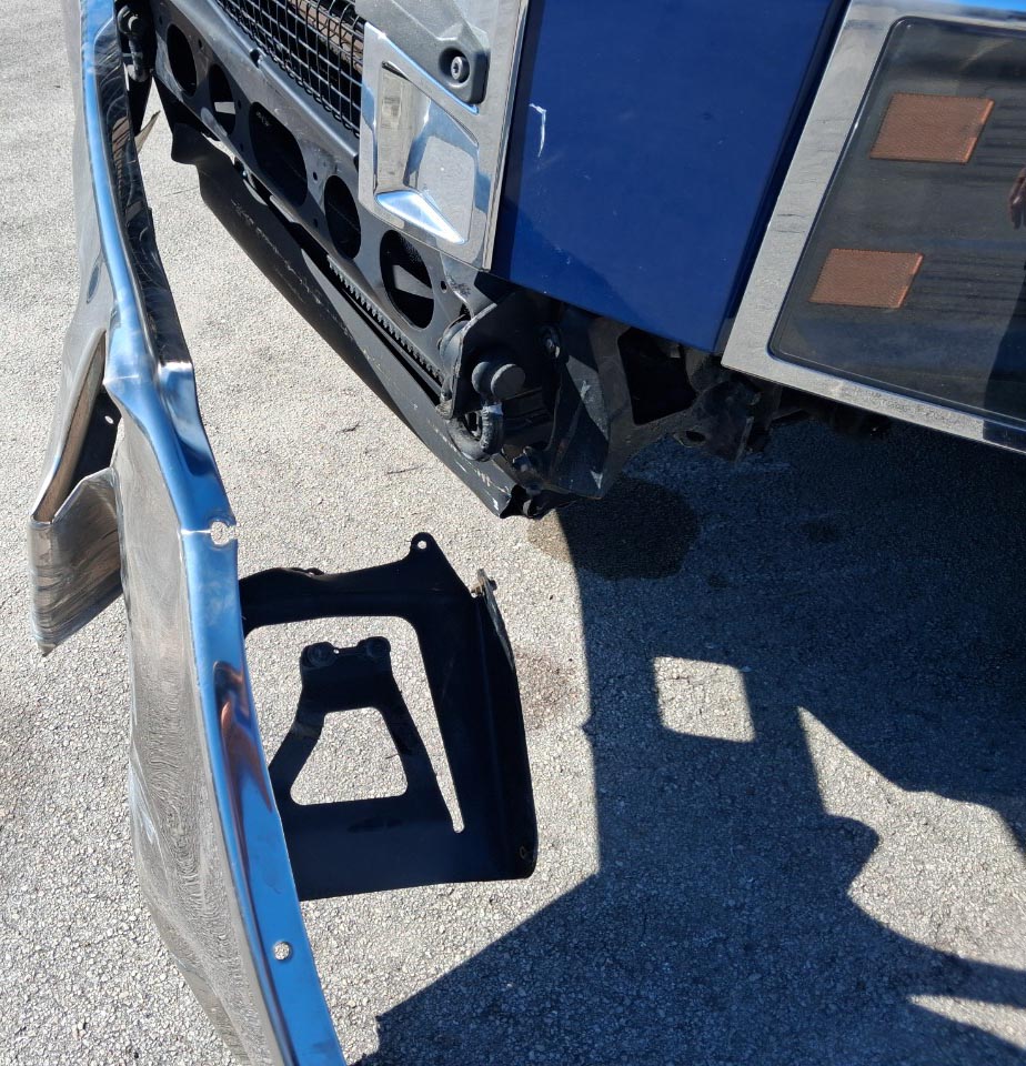 2023 Mack Anthem - Image 12