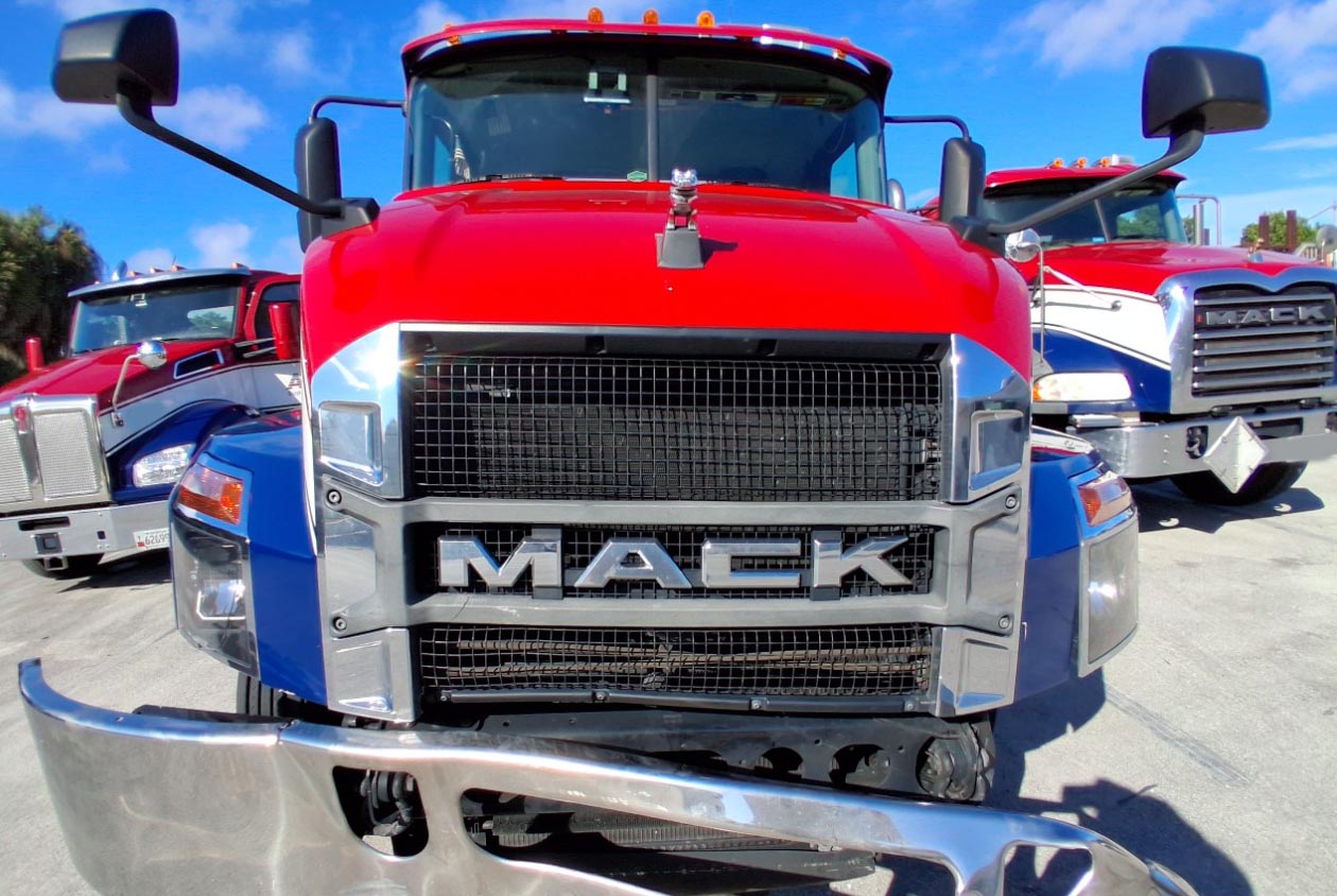 2023 Mack Anthem - Image 2
