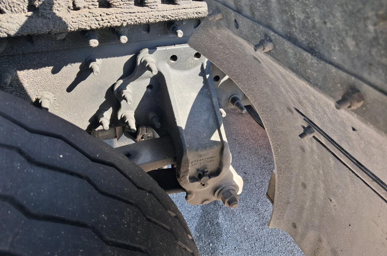 2023 Mack Anthem - Image 39