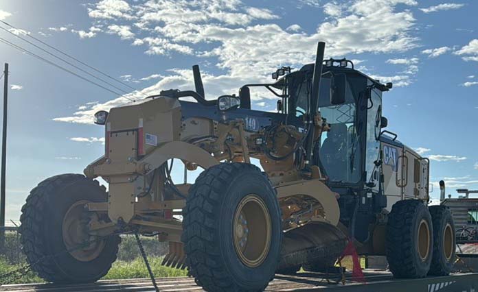 2025 Caterpillar 140 Motor Grader - Image 3