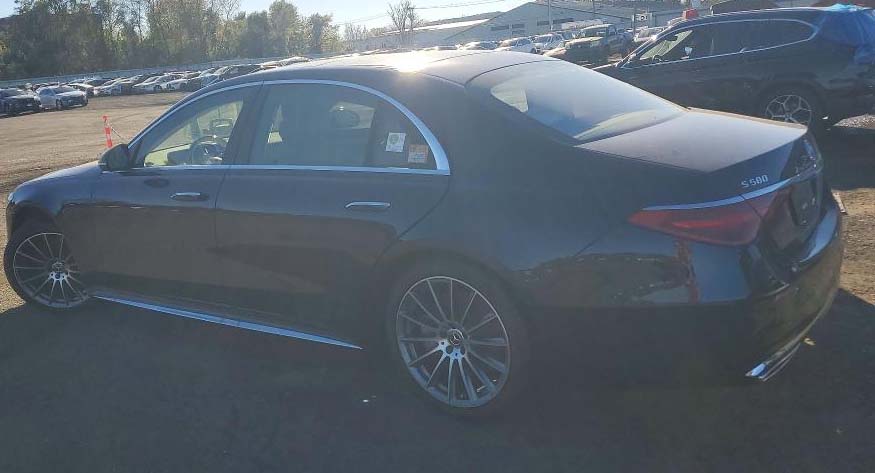 2025 Mercedes Benz S 580 - Image 4