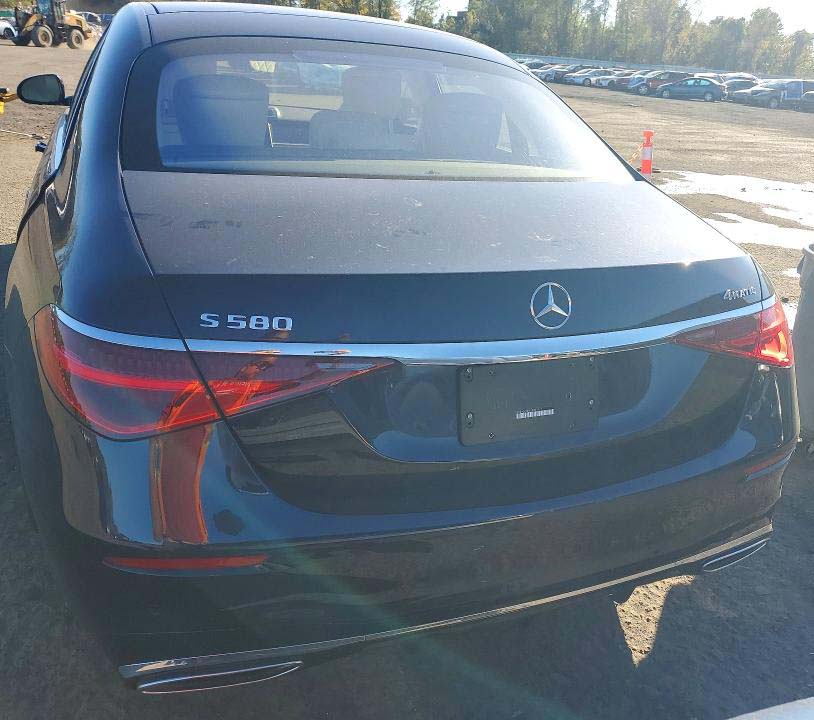 2025 Mercedes Benz S 580 - Image 6