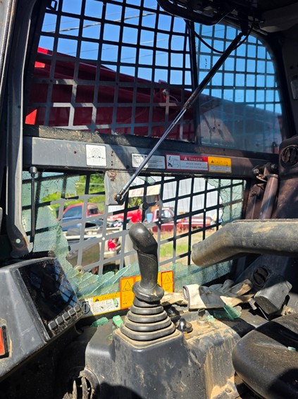 2025 Takeuchi TL12V-2 Skid Steer - Image 9