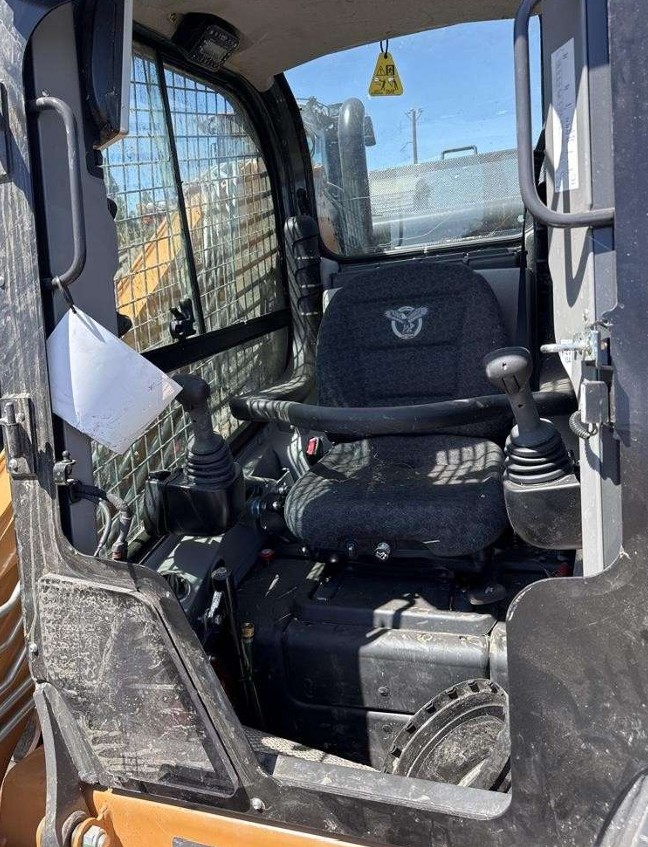 2026 Case TV620B Skid Steer - Image 12