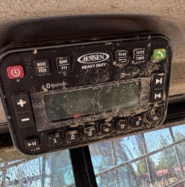 2026 Case TV620B Skid Steer - Image 13