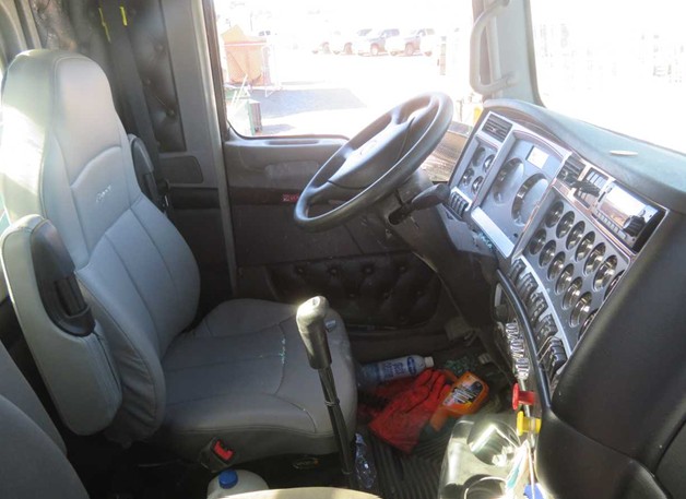 2026 Kenworth W900B - Image 13