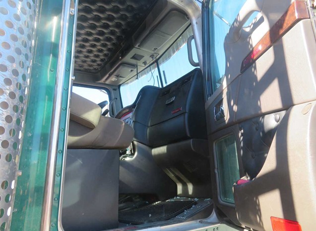 2026 Kenworth W900B - Image 15