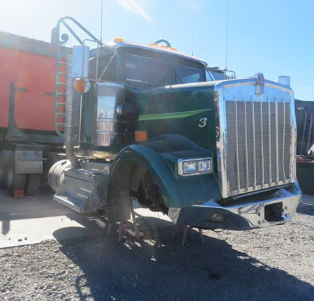 2026 Kenworth W900B - Image 2
