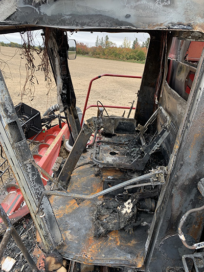 CASE IH 2188 Combine - Image 8