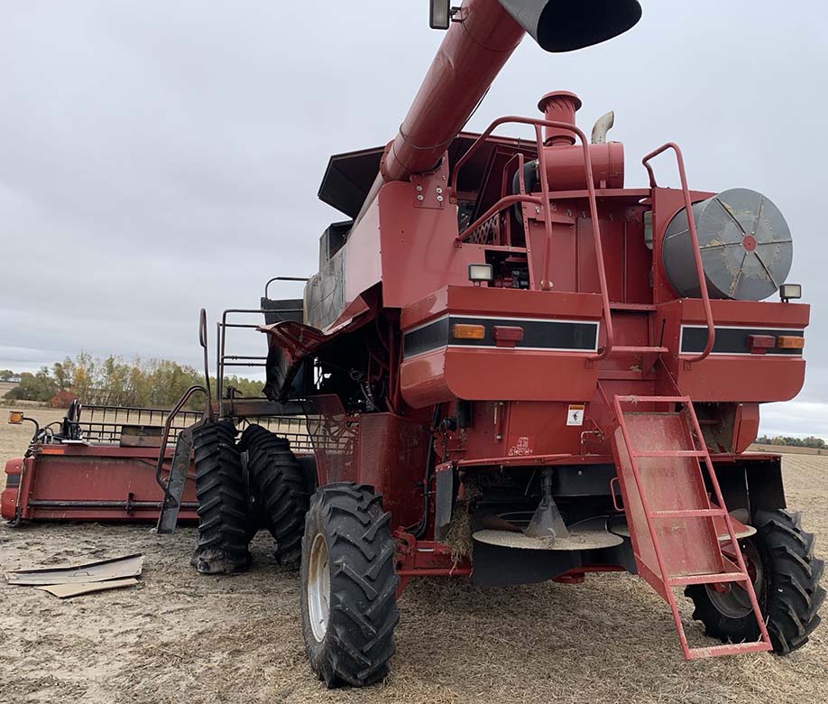 CASE IH 2188 Combine - Image 5
