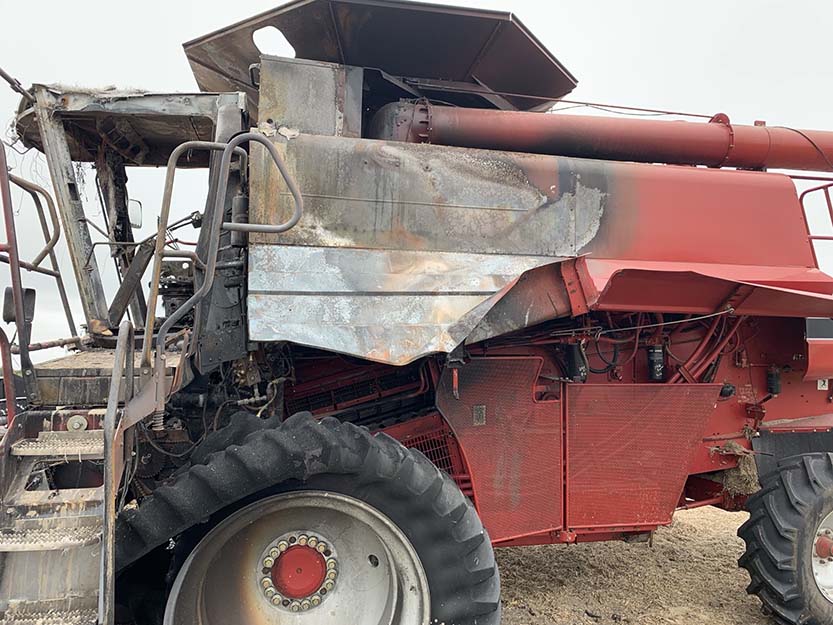 CASE IH 2188 Combine - Image 6