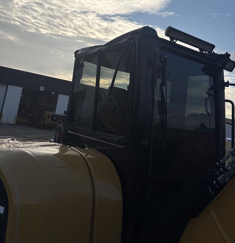 2016 Caterpillar 305.5 Excavator - Image 3