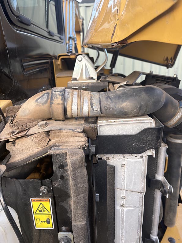 2016 Caterpillar 305.5 Excavator - Image 5