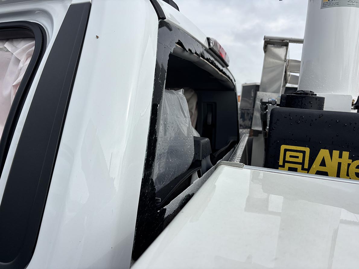 2026 Ford F-450 Bucket Truck - Image 19