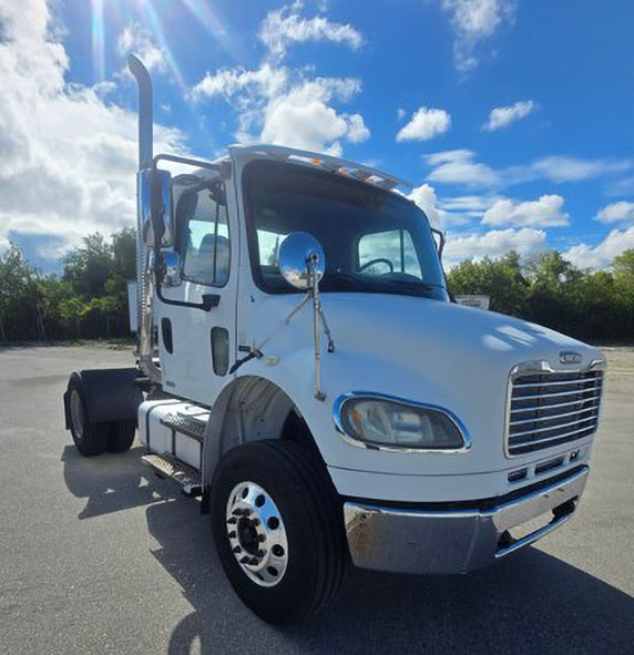 2006 Freightliner M2