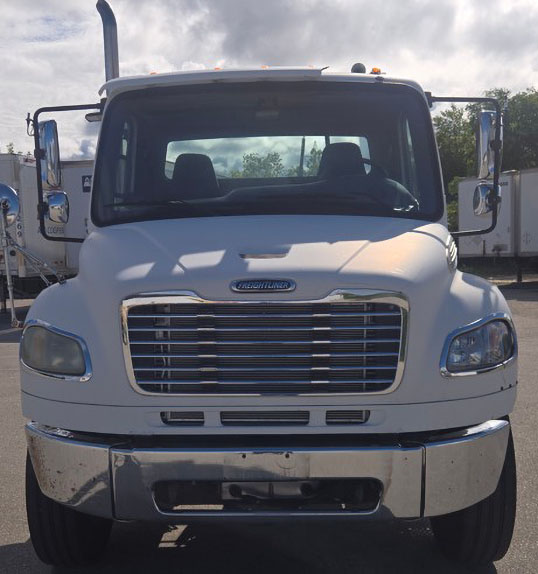 2006 Freightliner M2 - Image 5