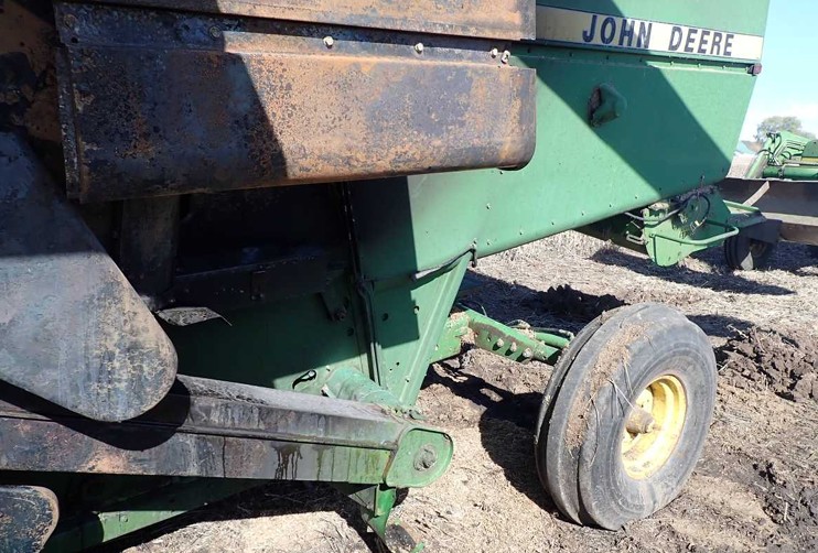 John Deere 6620 Combine - Image 11
