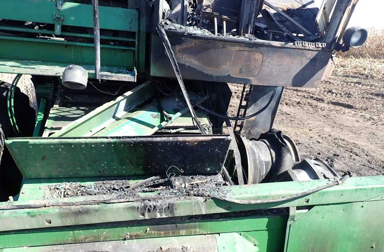 John Deere 6620 Combine - Image 16