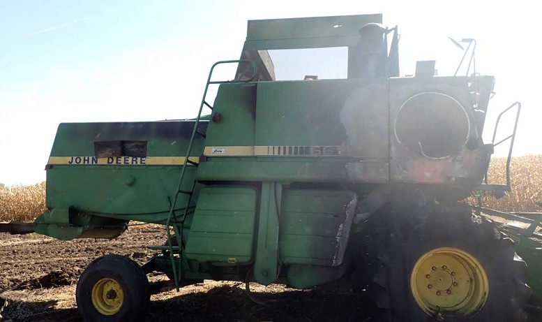 John Deere 6620 Combine - Image 4