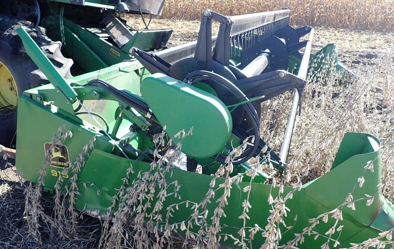John Deere 915 Header