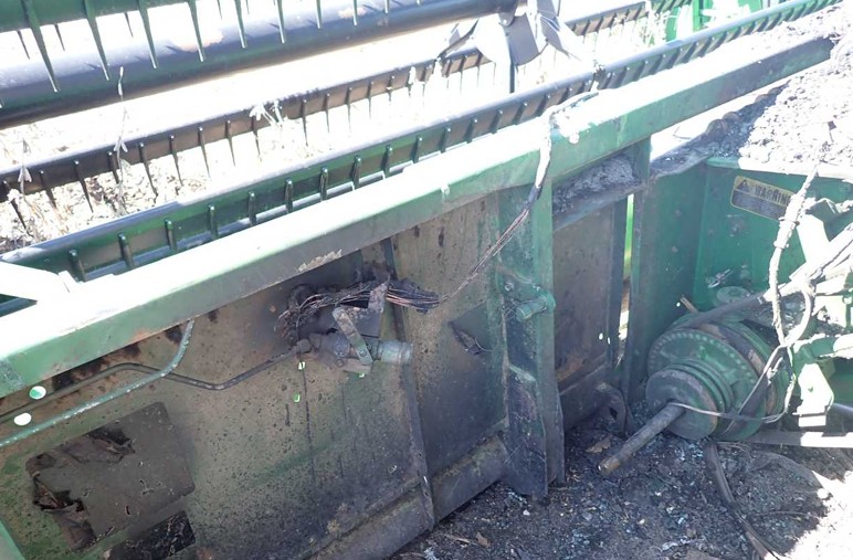 John Deere 915 Header - Image 10