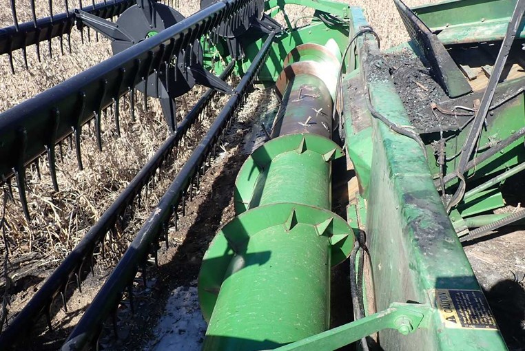 John Deere 915 Header - Image 12