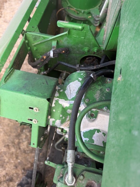 1998 John Deere 9510 Combine - Image 6