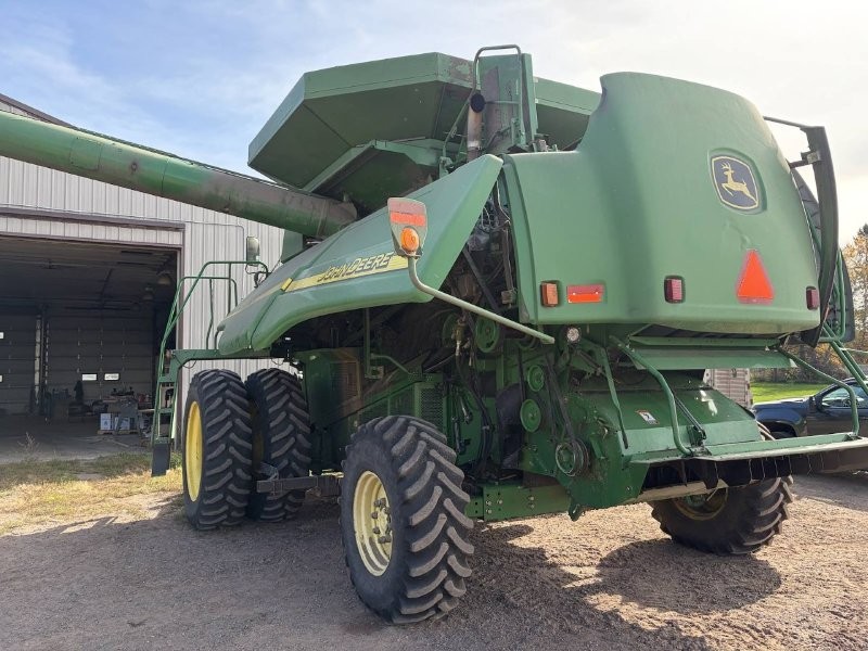 2005 John Deere 9760 STS Combine - Image 3