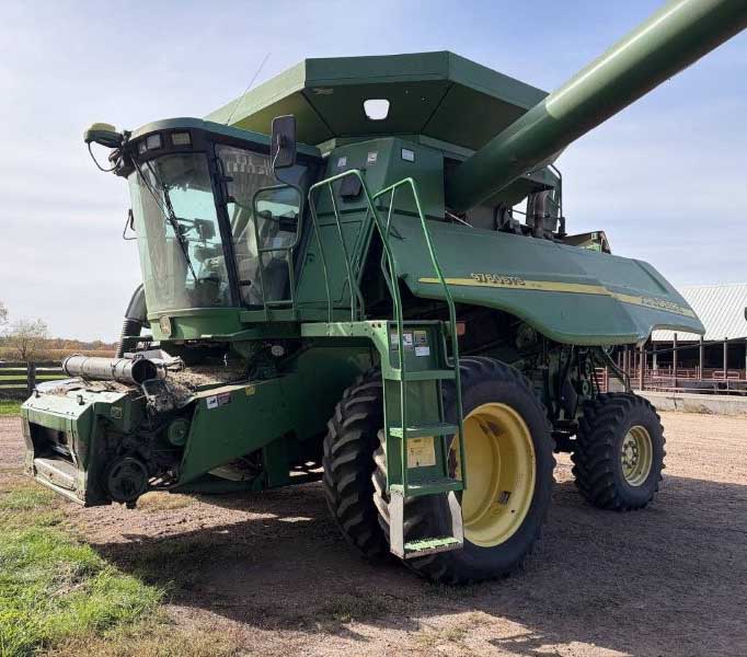 2005 John Deere 9760 STS Combine - Image 5