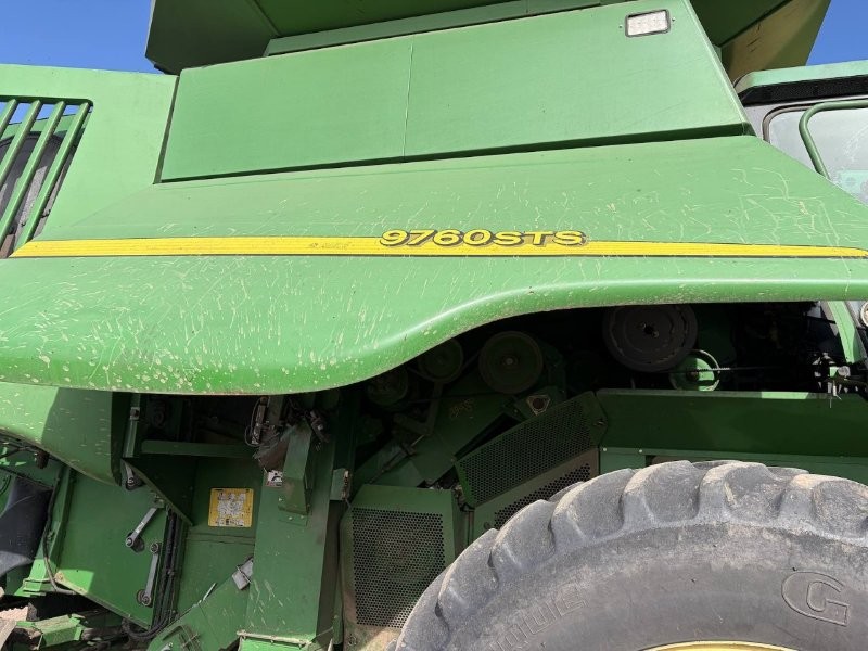 2005 John Deere 9760 STS Combine - Image 6