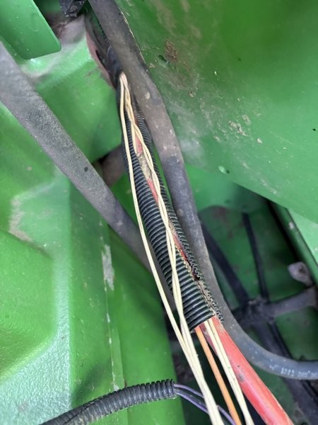 2005 John Deere 9760 STS Combine - Image 8