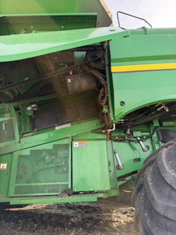 2015 John Deere S680 STS Combine - Image 21