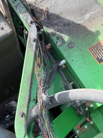 2015 John Deere S680 STS Combine - Image 24