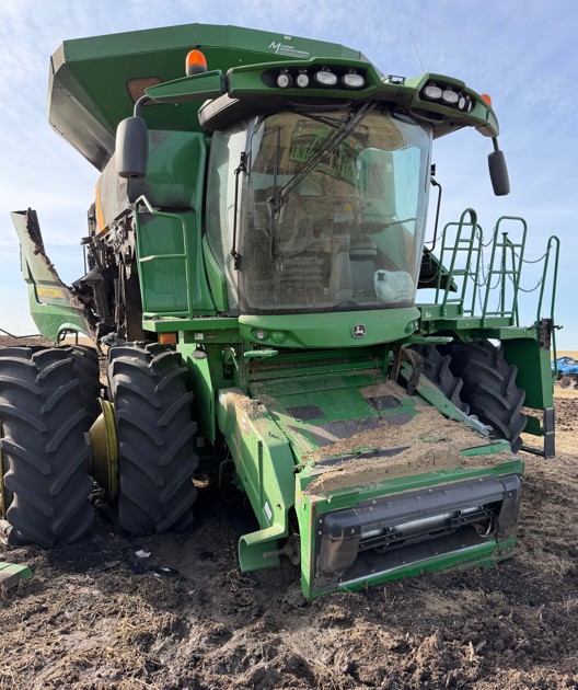 2015 John Deere S680 STS Combine - Image 3