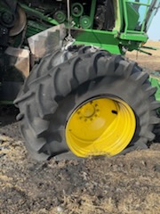 2015 John Deere S680 STS Combine - Image 5