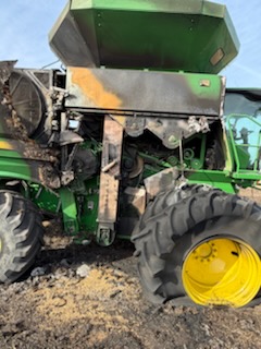 2015 John Deere S680 STS Combine - Image 7