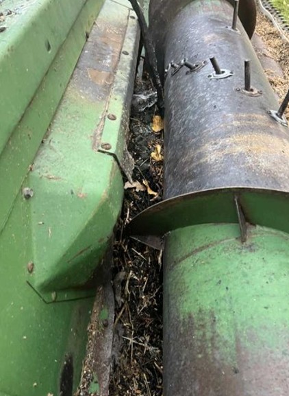 John Deere 6620 Combine/John Deere 220 Header - Image 28