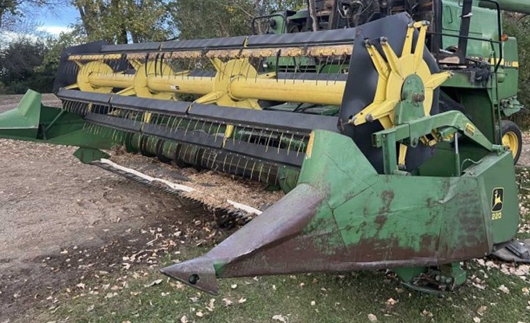 John Deere 6620 Combine/John Deere 220 Header - Image 20