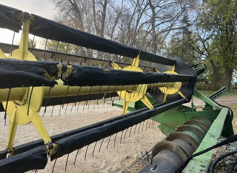 John Deere 6620 Combine/John Deere 220 Header - Image 23