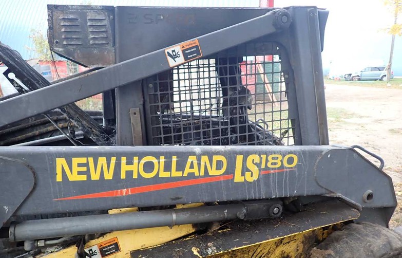 2000 New Holland LS180 Skid Steer - Image 11