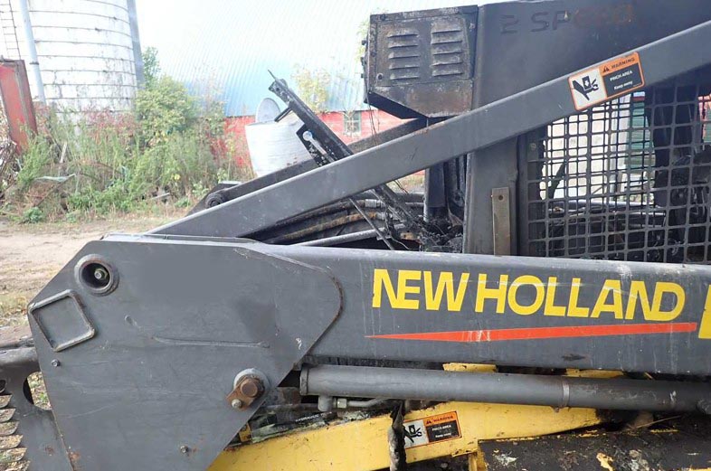 2000 New Holland LS180 Skid Steer - Image 13