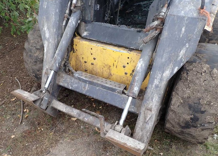 2000 New Holland LS180 Skid Steer - Image 15