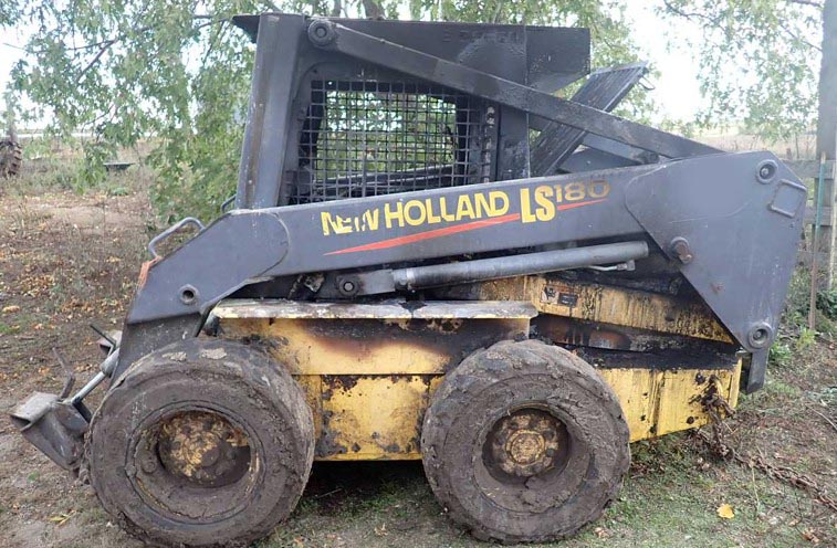 2000 New Holland LS180 Skid Steer - Image 2