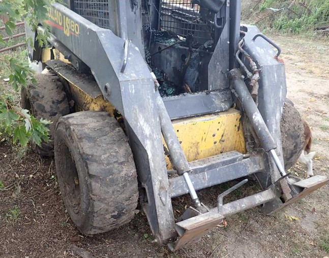 2000 New Holland LS180 Skid Steer - Image 9