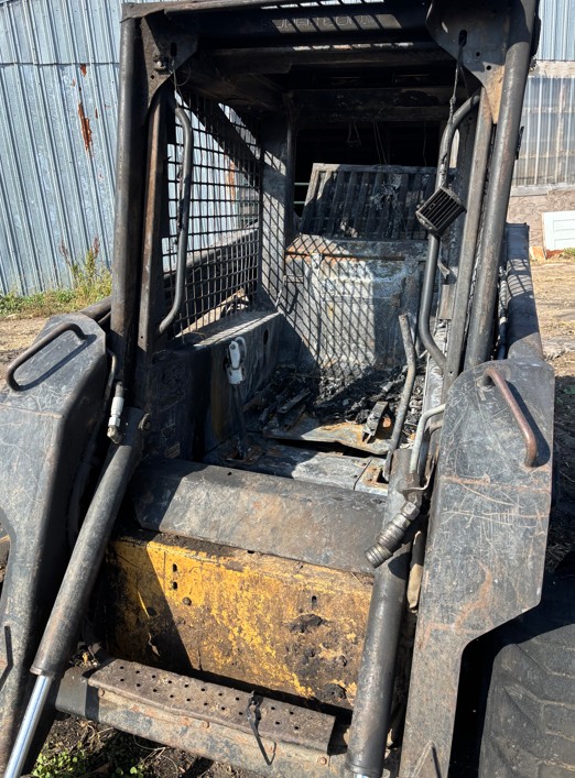 New Holland LX565 Skid Steer - Image 2