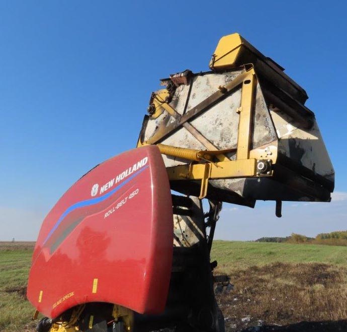 New Holland Roll-Belt 450 Baler - Image 3