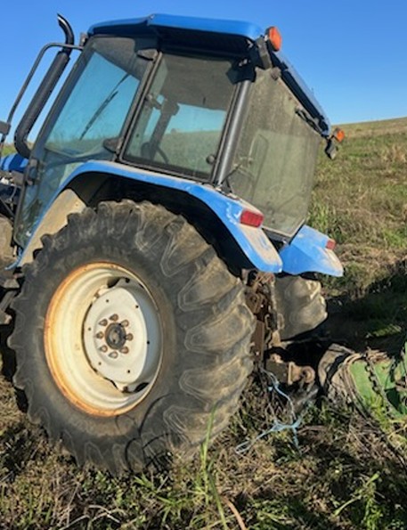 New Holland TL100 Tractor - Image 2