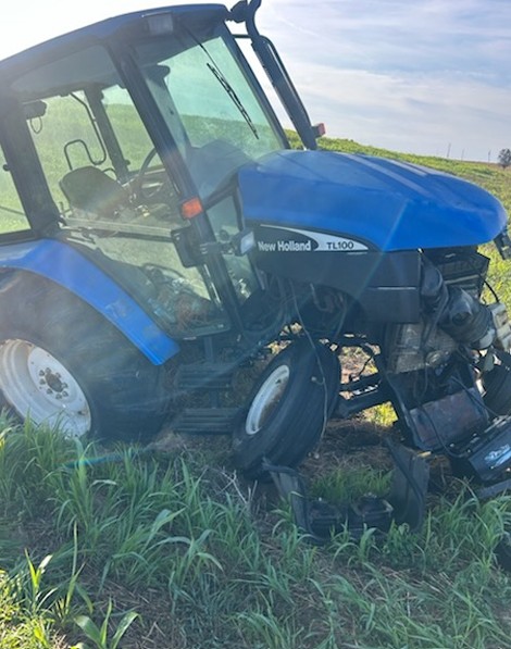 New Holland TL100 Tractor - Image 3