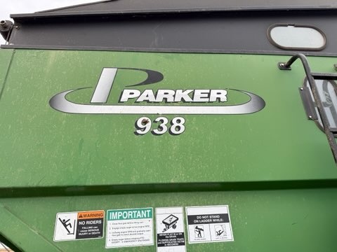 2006 Parker 938 Grain Cart - Image 9