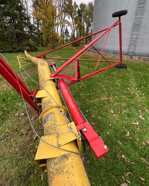 2010 Westfield MK 100-61 Grain Auger - Image 9